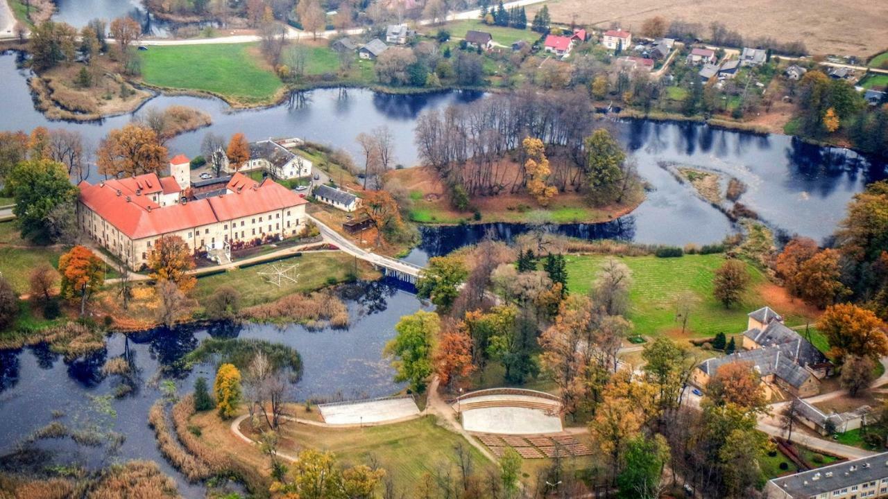Dundagas Pils Hostel Exterior photo