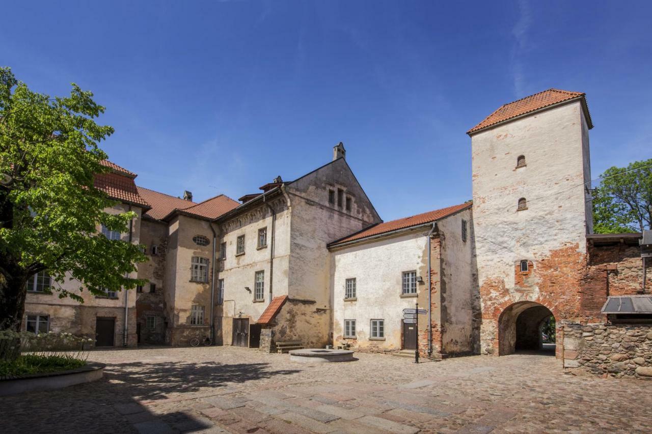 Dundagas Pils Hostel Exterior photo