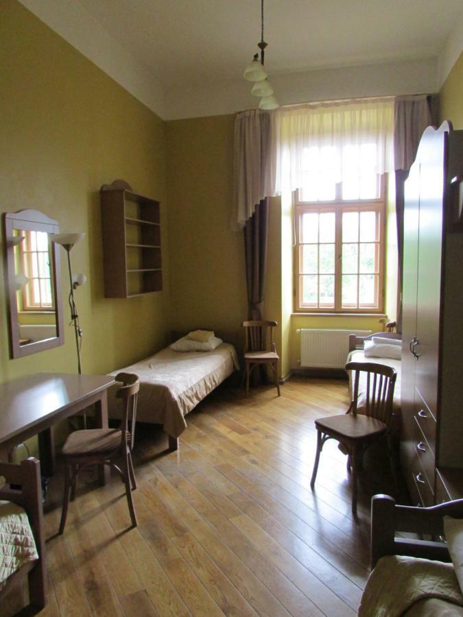 Dundagas Pils Hostel Exterior photo